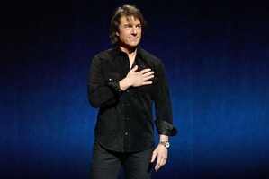 トム・クルーズ、シネマコンでヴァル・キルマーに黙祷を捧げる「敬意を表したい」 画像