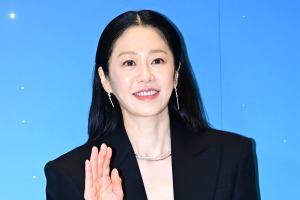 54歳女優コ・ヒョンジョンのオーラ、“緩やかな老化”さえ美に昇華する美貌の真髄 画像