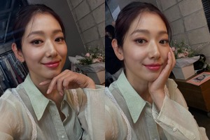 “1児のママ” パク・シネ、最新自撮りで“隙のない”美貌を披露！「やっぱり可愛い」【PHOTO】 画像