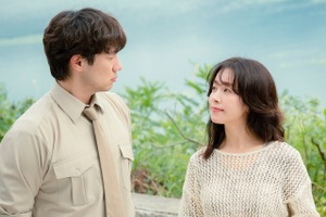 “謎の女性” ハン・ジミンが強烈な初登場！Netflix新作『君は天国でも美しい』の“キープレイヤー”に 画像