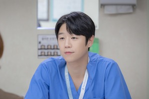 ハマり役すぎる！『いつかは賢いレジデント生活』俳優チョン・ジュンウォン、週末の“癒やし担当” 画像