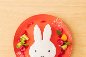 「ミッフィー」テーマカフェのメニューがリニューアル！ オランダの定番スイーツ“ダッチアップル”も 画像