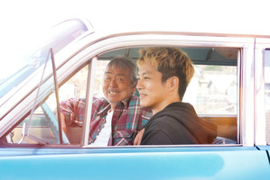 寺尾聰＆松坂桃李“親子”を取り巻く仲間たち『父と僕の終わらない歌』新場面写真 画像