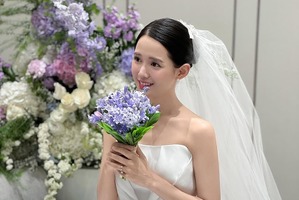 “狂乱の結婚式”で話題の女優ナム・ボラ、祝福してくれた人たちに感謝のコメント「人生の一片を分かち合った」 画像