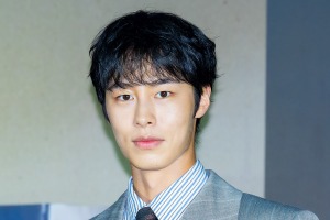 Netflix『呑金／タングム』が照らす俳優の真価、イ・ジェウクが体現する謎多き青年の凄み 画像