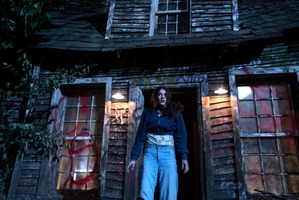 恐怖のタイムループから抜け出せ！人気ゲームを実写化『アンティル・ドーン』8月1日公開 画像