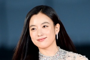 ハン・ヒョジュ、20周年の節目に誓う“さらなる飛躍”…20年を振り返る写真も話題！ 画像