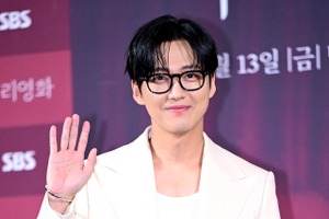 Disney+配信『私たちの映画』主演ナムグン・ミン、撮影初日のエピソードを披露「監督らしくしたら…」 画像