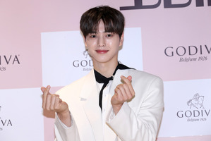 ソン・ガン、映画『脱走』では謎めいたキーパーソン！ BTS Vとの交流も話題に 画像