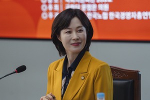 大物政治家役で物語を揺るがす、最終回目前の『労務士のノ・ムジン』にムン・ソリが特別出演 画像