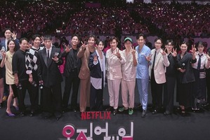 『イカゲーム』全シーズンの主要キャスト総集結！韓国でパレード!!【写真レポート】 画像