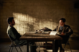 チョ・ジョンソク×イ・ソンギュンの対峙も『大統領暗殺裁判　16日間の真実』場面写真 画像