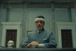 疎遠だった父娘の気まずい？再会シーン『ザ・ザ・コルダのフェニキア計画』本編映像 画像