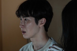 渡辺翔太“ヤヒロ”と幽霊…『事故物件ゾク 恐い間取り』新場面写真 画像