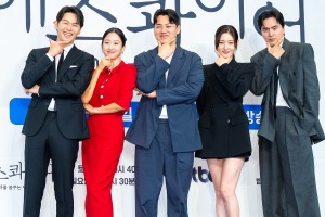 『エスクワイア』主演イ・ジヌクが語る「視聴率10％超えでシーズン2を正式に支援します」 画像