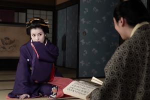 「画面に釘付け」「見惚れてしまいました」橋本愛の“芸者姿”が大反響「べらぼう」 画像