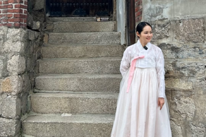 『太陽を抱く月』を思い出す…女優ハン・ガイン、端正な韓服姿で放った“変わらぬ美しさ”【PHOTO】 画像