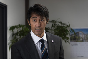 阿部寛、演じる主人公は「厄介な傲慢さを持った人間」『俺ではない炎上』場面写真 画像