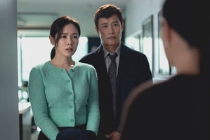イ・ビョンホン、ソン・イェジンが織りなす“リアル夫婦像”。新作映画のスチール公開！ 画像
