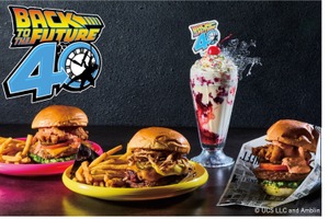 映画の世界観に没入！公開40周年『バック・トゥ・ザ・フューチャー』ハンバーガーやシェイクが登場 画像