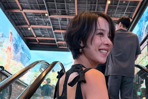 『パラサイト』“美人奥様”チョ・ヨジョン、「歴代最高」の写真に大反響！【PHOTO】 画像