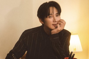 パク・ソンフンが“PRESTIGE Hong Kong”9月号カバーで放つ圧倒的存在感 画像