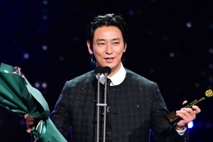 『トラウマコード』俳優チュ・ジフンが3冠達成！「今も命を救っている方々に感謝」 画像