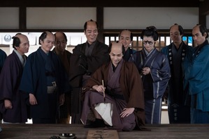 「ポージング素敵」「フィギュアでてほしい」横浜流星＆桐谷健太＆橋本愛らオフショット公開「べらぼう～蔦重栄華乃夢噺～」 画像