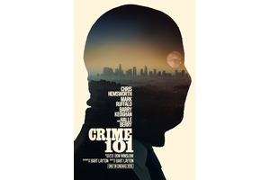 “華麗なる強盗”クリス・ヘムズワースを“刑事”マーク・ラファロが追う『クライム101』日米同時公開 画像