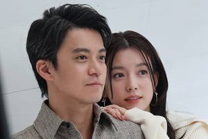 ハン・ヒョジュ&小栗旬のPR舞台裏写真公開!! 「作品世界そのままに」 画像