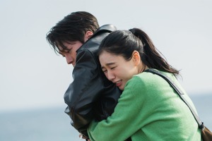 初対面なのにハグ？Netflix配信『ダイナマイト・キス』がいよいよ放送スタート！ 画像