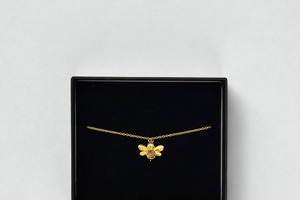 「ちょっとだけエスパー」即完売した“ぶんぶん蜂ネックレス”が予約受付中 11月19日まで 画像