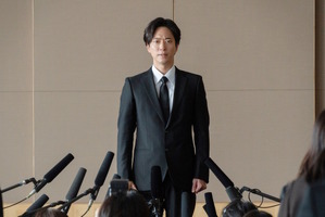 「始終生々しい」「攻防戦がスリリング」 “芸能事務所社長”柴咲コウが先手を打ち記者会見…「スキャンダルイブ」第1話 画像