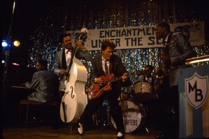 マイケル・J・フォックスも伝説のギターを捜索！『バック・トゥ・ザ・フューチャー』特別映像 画像