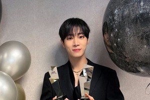 “今年がんばった” 俳優チュ・ヨンウが「AAA」で2冠！「素敵な年末プレゼントのようです」 画像