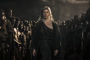 祝50歳！ミラ・ジョヴォヴィッチが走って、蹴って、狩りまくる『ロストランズ 闇を狩る者』映像＆場面写真が解禁 画像