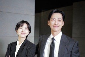 新ドラマ撮影中のナムグン・ミン、感嘆誘う“彫刻ビジュアル”を披露「この鼻筋は反則」【PHOTO】 画像