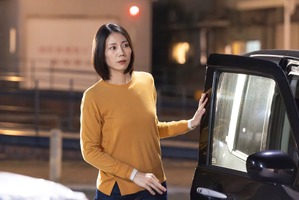 「もしかして後部座席に…」「未来の話だったりする…？」冒頭シーンに注目集まる「夫に間違いありません」 画像