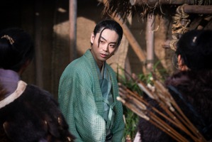 菅田将暉、大河ドラマ「豊臣兄弟！」での扮装写真公開　“名軍師”竹中半兵衛を演じる 画像