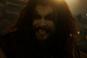 ジェイソン・モモア、ワイルドなオーラまとわせ登場！『スーパーガール』最新映像 画像