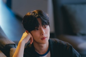 ペ・イニョク、新作『宇宙をあげる』でツンデレな魅力を炸裂！不器用な優しさに“胸キュン” 画像