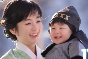 俳優シム・ヒョンタクの愛息ハルくん、1歳の誕生日の様子は？サヤさん＆日本の祖父母も総出動！ 画像