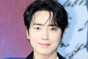 イ・ジュニョク、実は「本物の王族」だった… 映画舞台挨拶で監督が“驚きの血筋”を暴露！ 画像