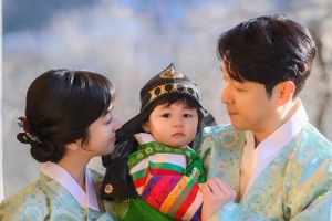 俳優シム・ヒョンタクの18歳年下日本人妻サヤさん、我が子への愛情を綴る！【PHOTO】 画像