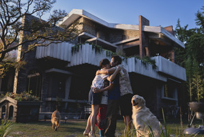 自慢の家、家族…「全てを叶えた」イ・ビョンホン演じる主人公の転落『しあわせな選択』本編映像 画像