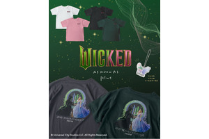 『ウィキッド 永遠の約束』限定アイテム！ アクリルキーホルダー付きTシャツ予約開始「AS KNOW AS plus」 画像