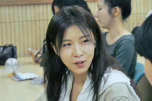 女優ハ・ジウォン、47歳で二度目の大学生活スタート！“先輩たち”との世代ギャップに大慌て 画像