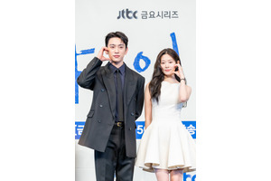 キム・ミンジュ×パク・ジニョンの笑顔と真剣な表情を映し出す「愛の光」5・6話ビハインド映像公開 画像