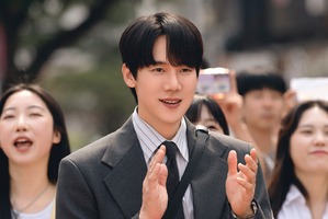 ユ・ヨンソクがIVEを踊る熱演が話題！『シン・イラン法律事務所』視聴率急上昇で“独走”へ 画像