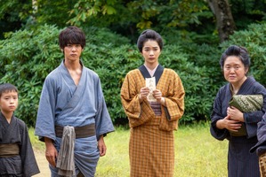 「爽やかな風薫ってる」見上愛＆小林虎之介らのオフショットに視聴者沸く「風、薫る」 画像